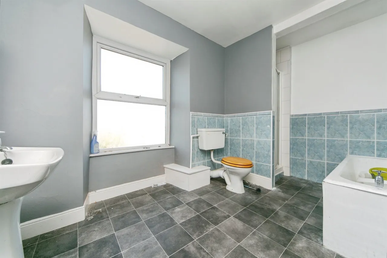 Stanley Crescent, Holyhead, photo 9