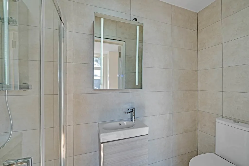 The Grove, Greenford, UB6, photo 4