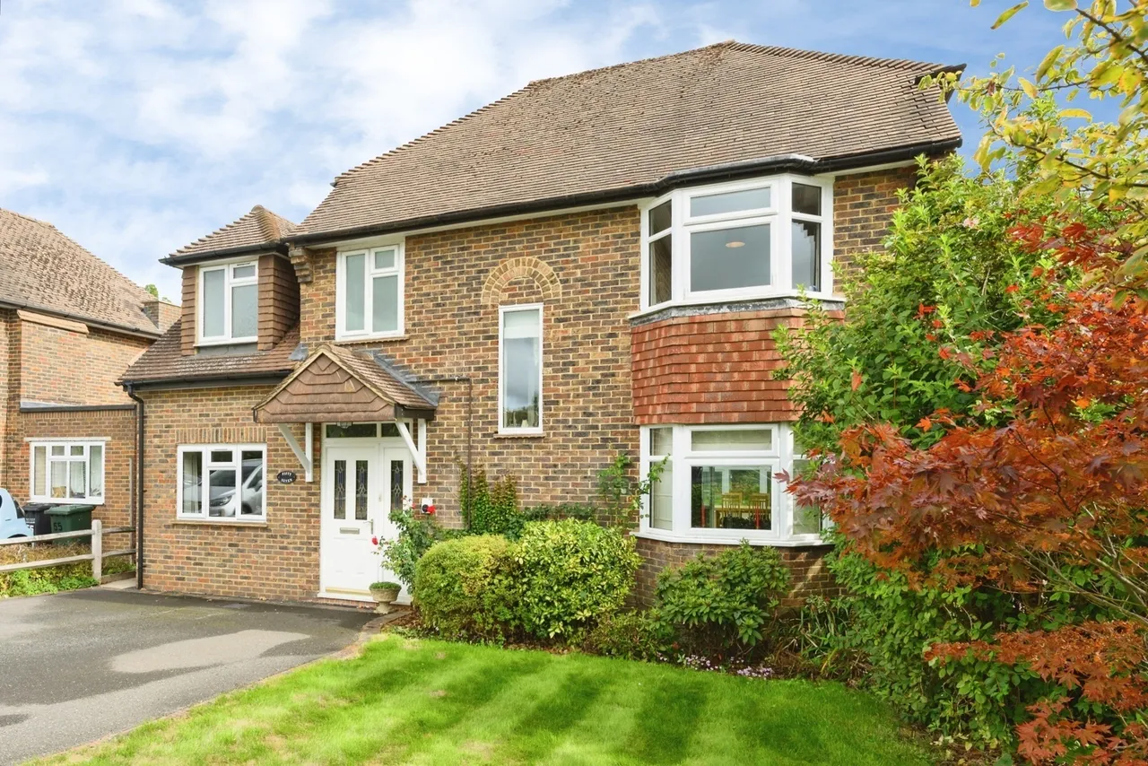 4 bed house for sale, London Road South, Redhill, RH1