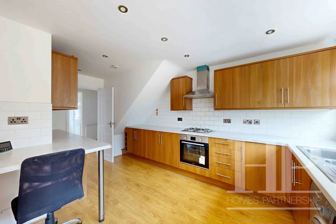 Priors Walk, Crawley, RH10, photo 7