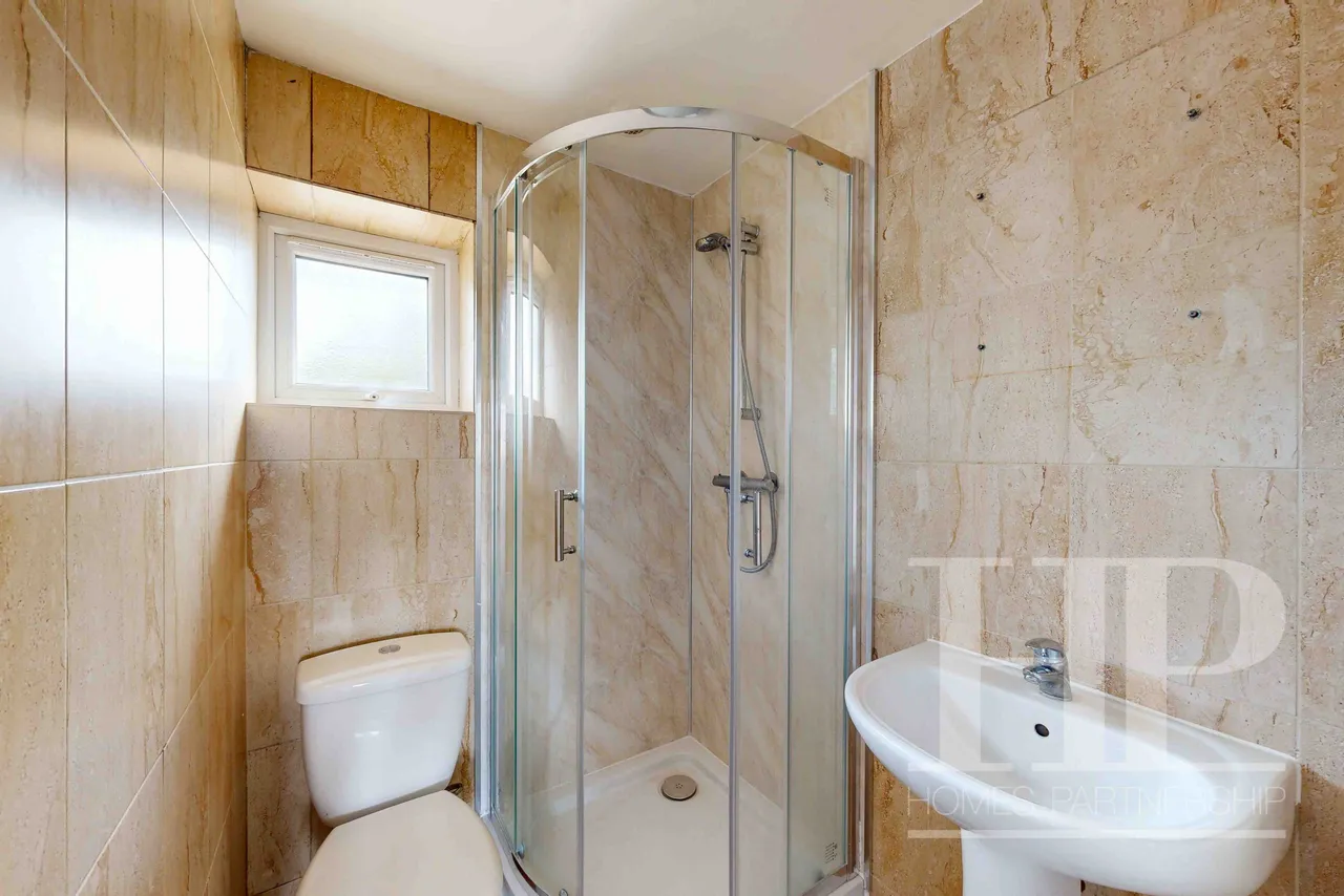 Priors Walk, Crawley, RH10, photo 14