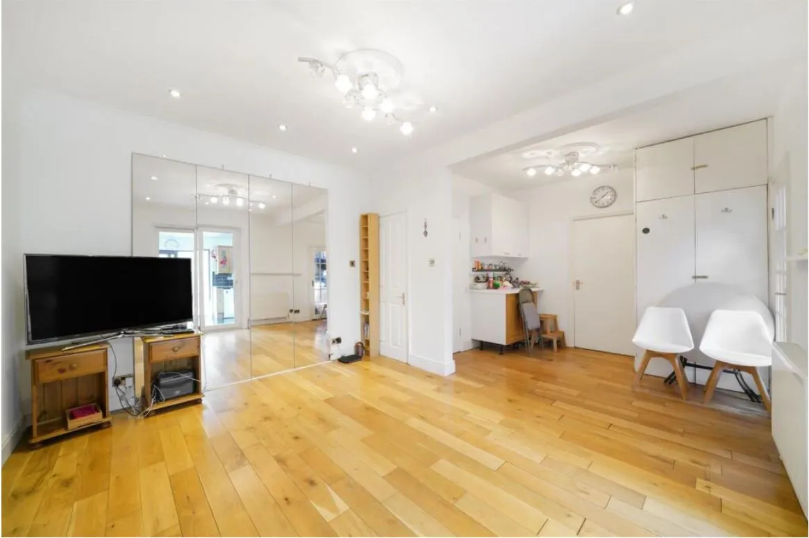 Greenford Road, Harrow, HA1, photo 2