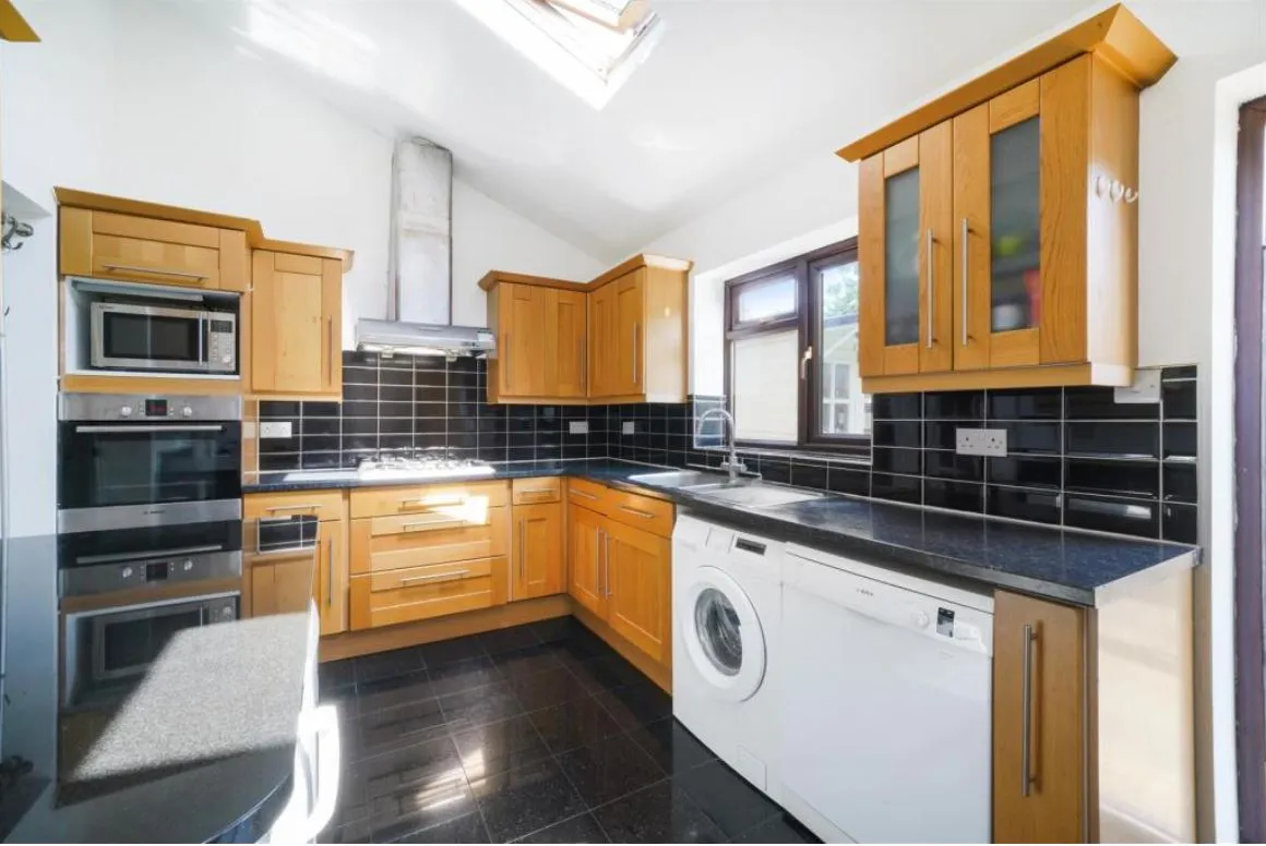 Greenford Road, Harrow, HA1, photo 7