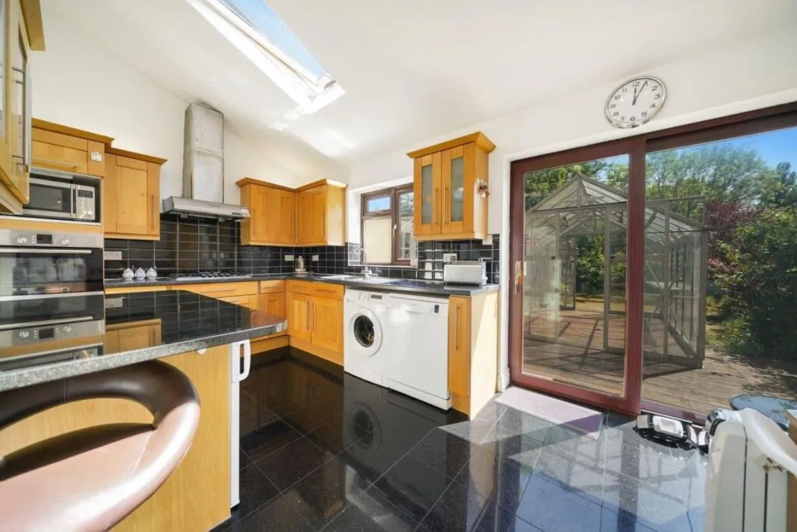 Greenford Road, Harrow, HA1, photo 3