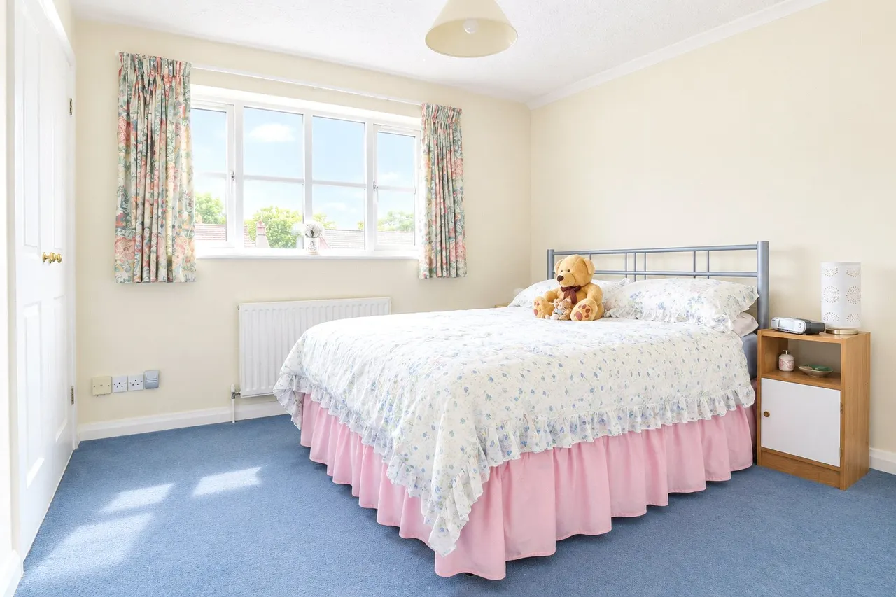Pawmers Mead, Church Crookham, Fleet, Hampshire, GU52 6DN, photo 5