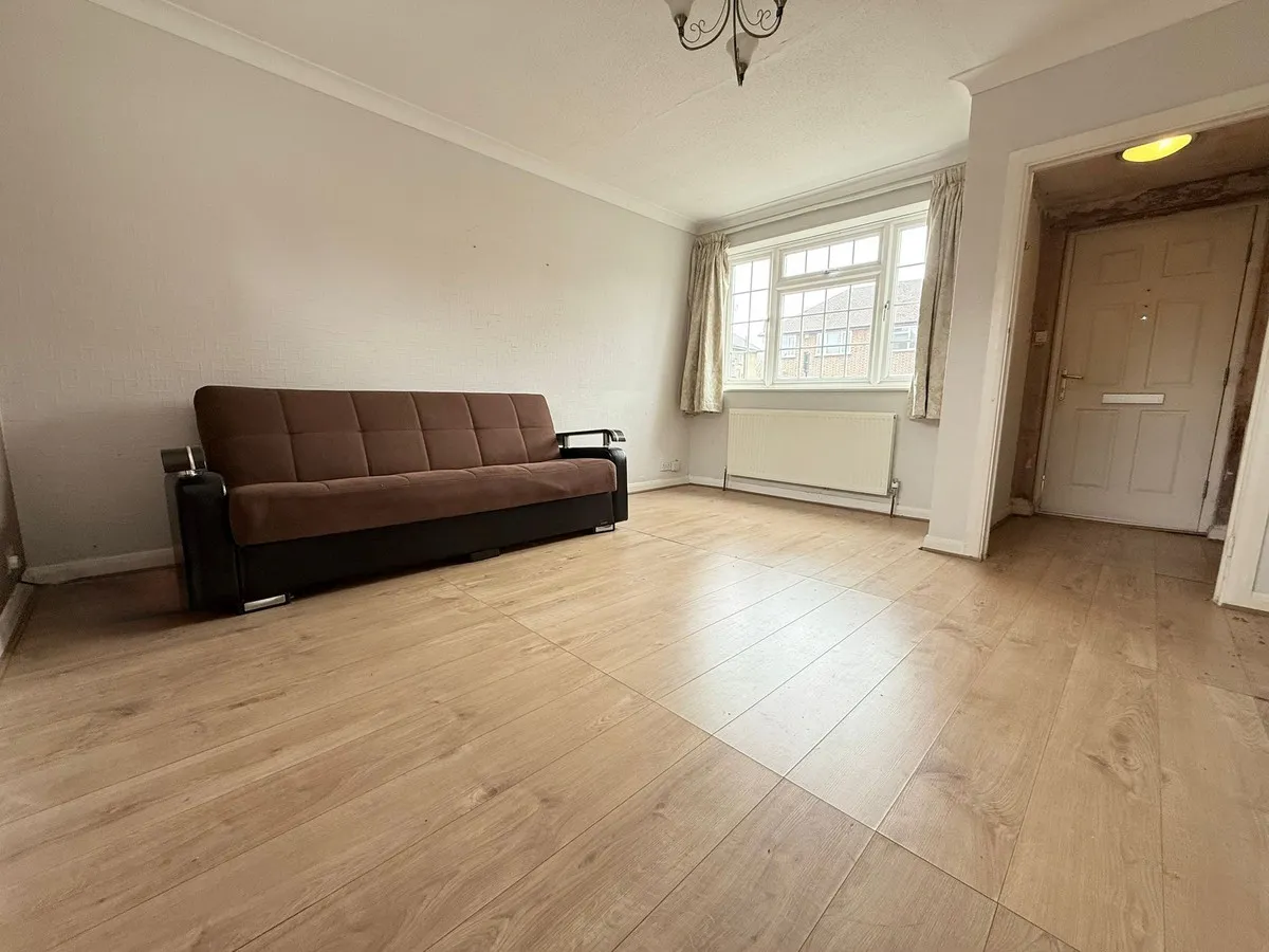 Harrow, HA5, photo 7