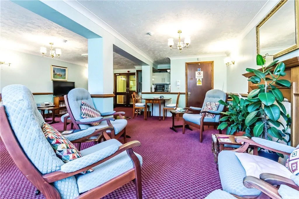 Bourne Court, Croydon Road, Caterham, Surrey, CR3, photo 14