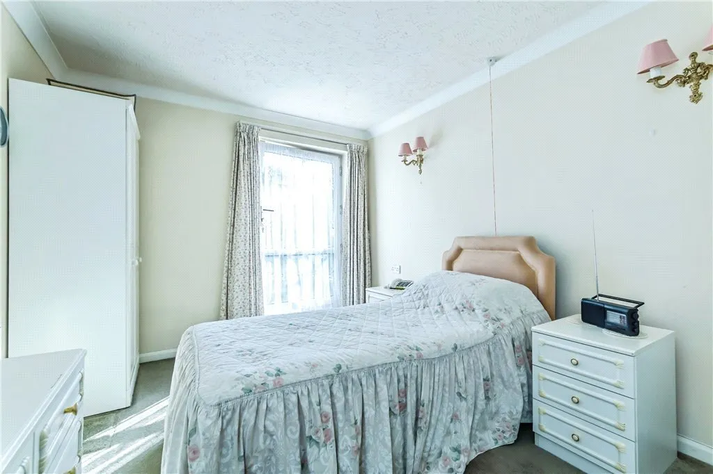 Bourne Court, Croydon Road, Caterham, Surrey, CR3, photo 11