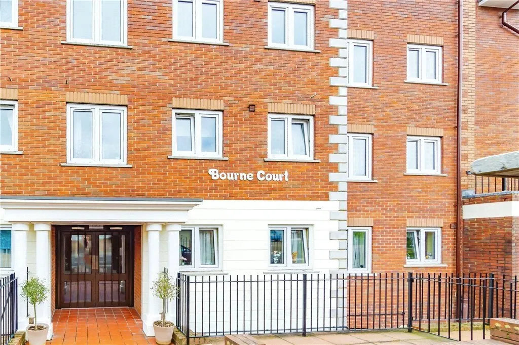 Bourne Court, Croydon Road, Caterham, Surrey, CR3, photo 9