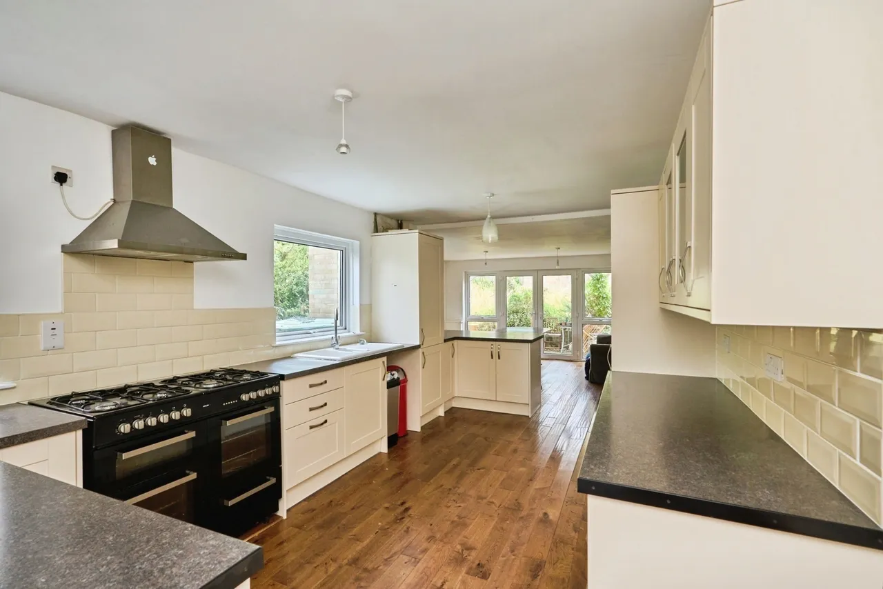 Castle Road, Newport, PO30, photo 2