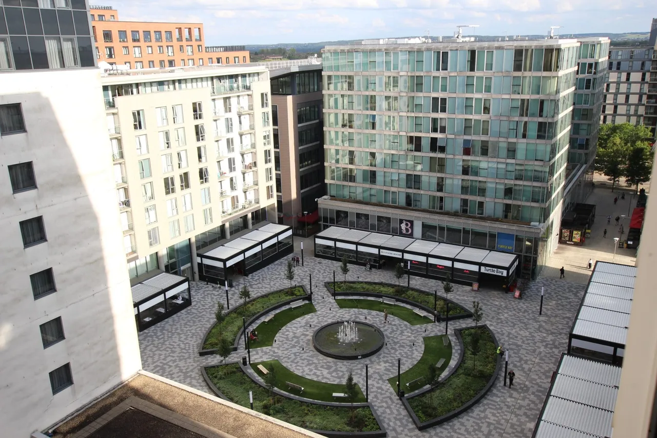 2 bed flat to rent — Brooklyn House, Milton Keynes, 31 Rillaton Walk, MK9 2BN