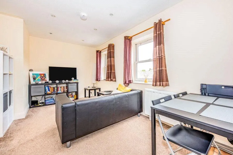 Frederick Street, Aldershot, GU11, photo 3