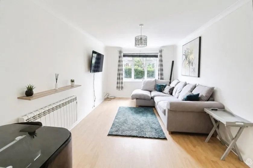 Albert Walk, Crowthorne, RG45, photo 3