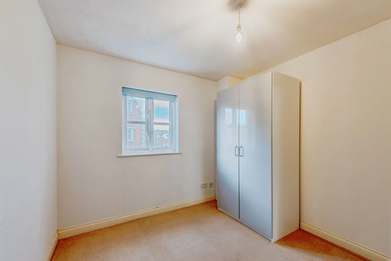 Cambridge Square, Redhill, photo 9