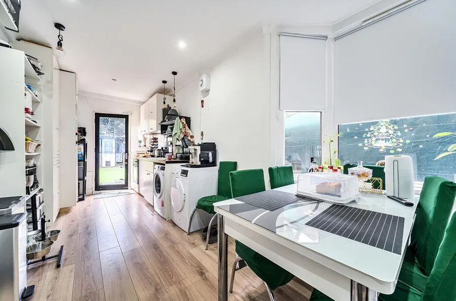 Burchell Road, London, E10, photo 2