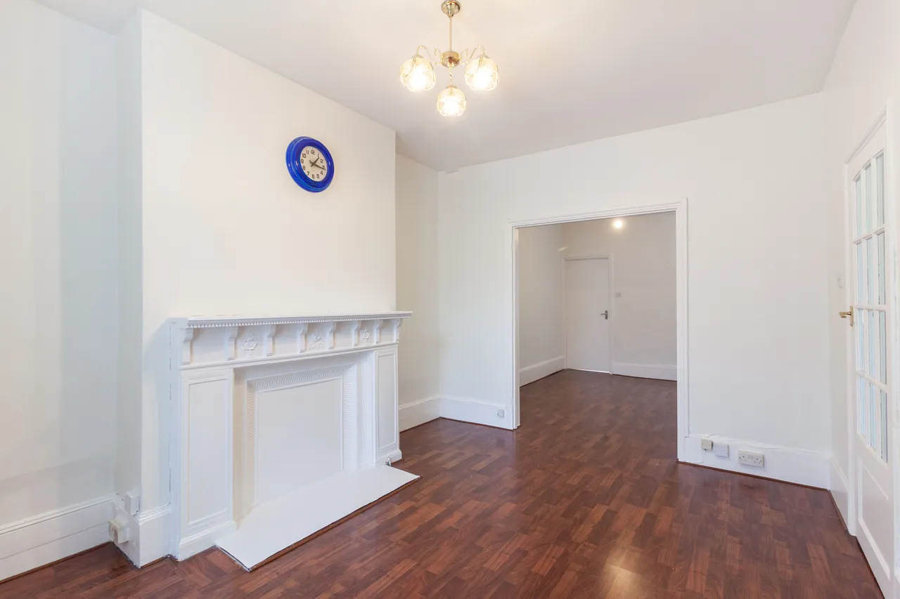 207 Askew Road, London, photo 4
