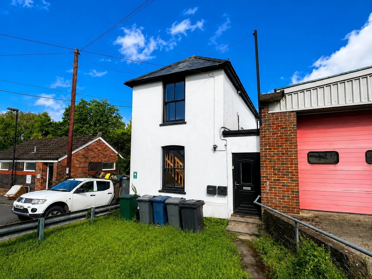 1 bed flat to rent — Lane End, HP14