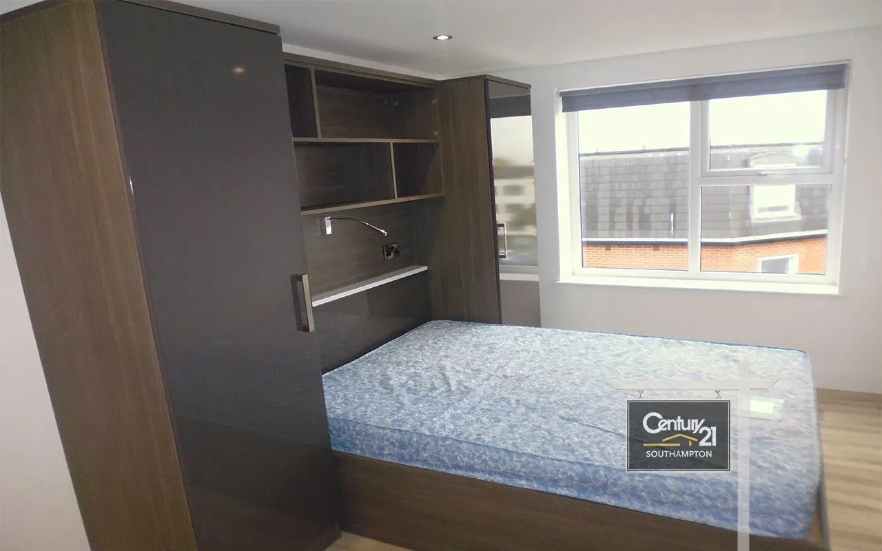 Southampton Street, Southampton, SO15, photo 3