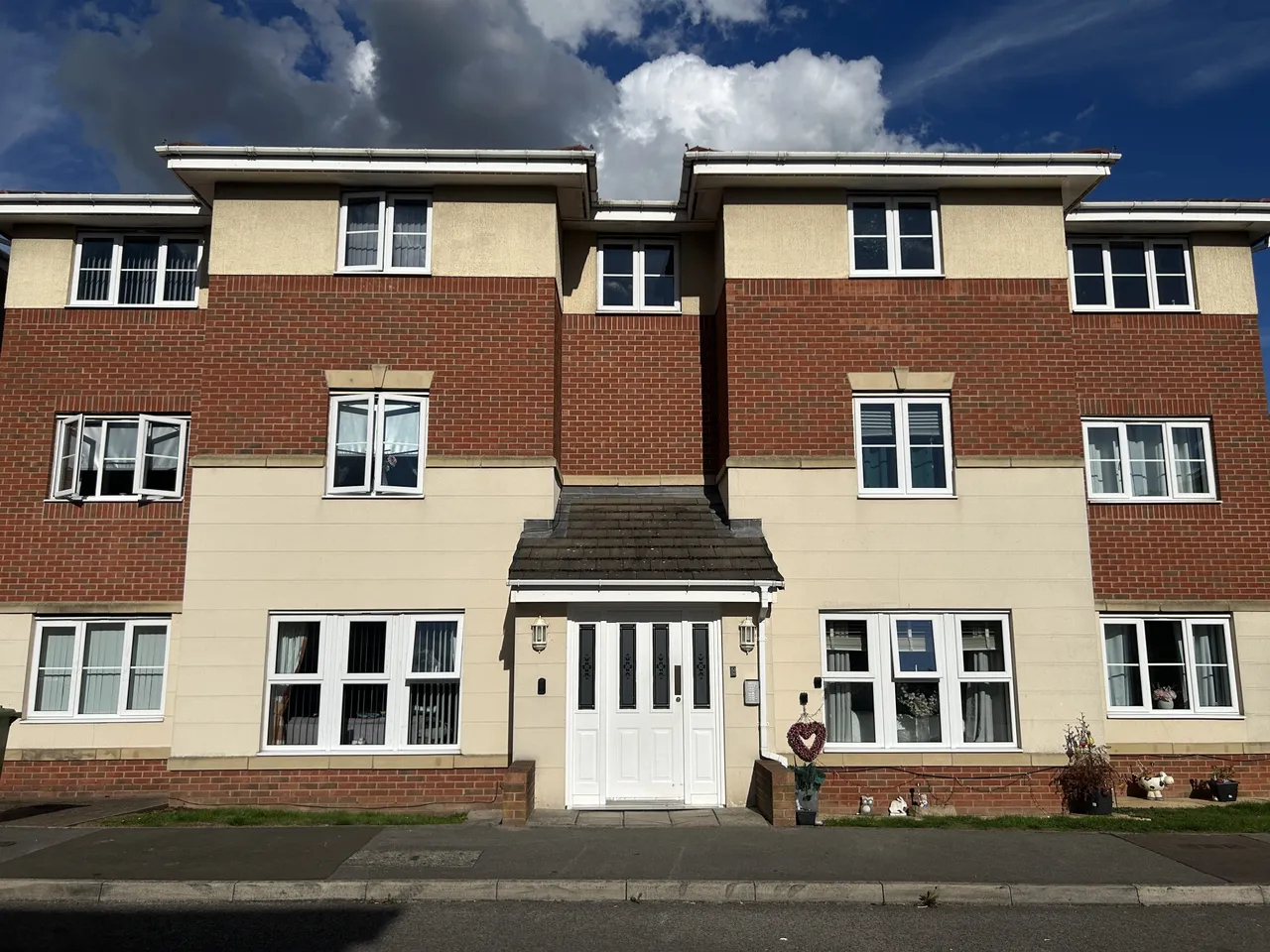 2 bed flat to rent, Woodhouse Close, Worksop, S80