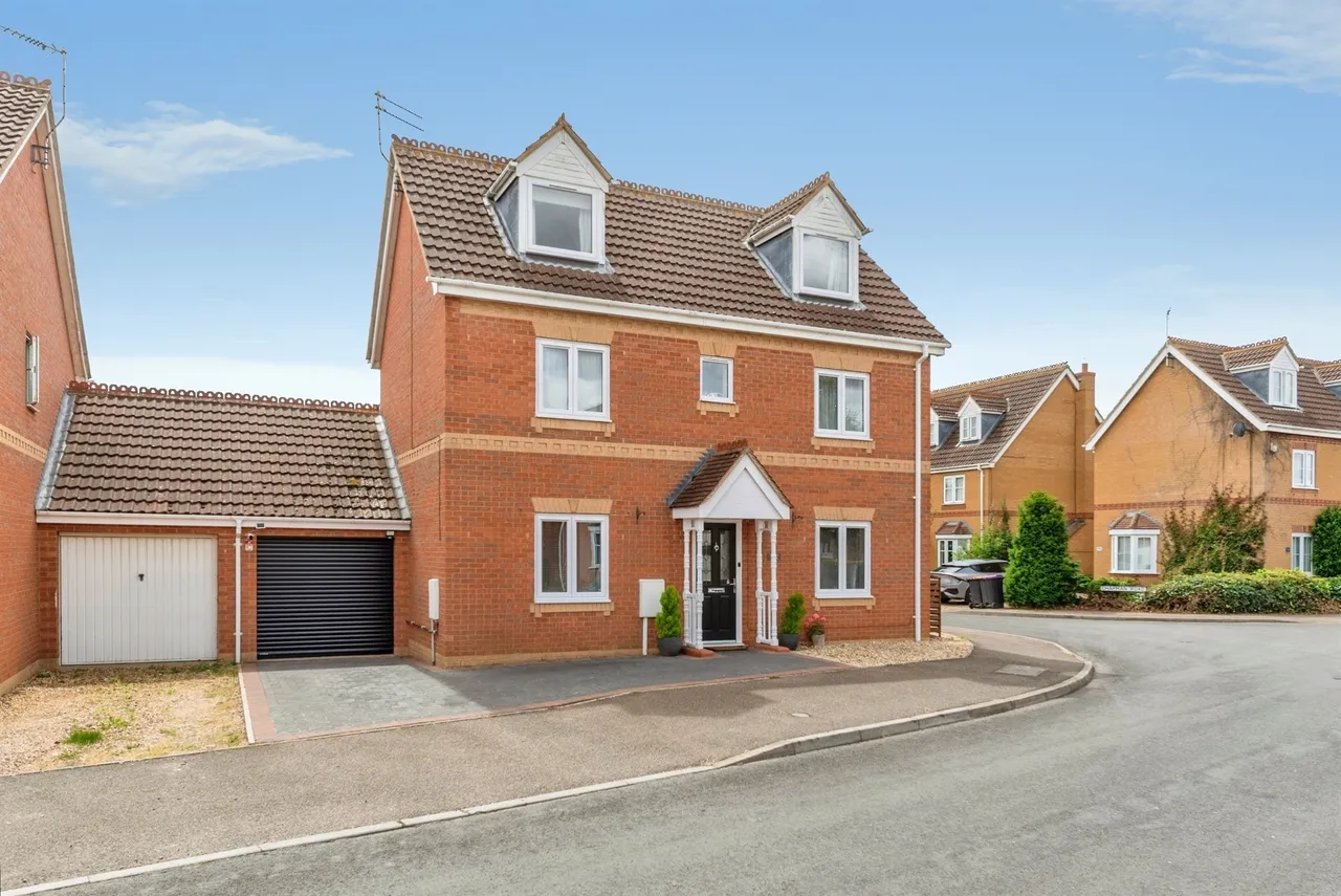 4 bed house for sale — Covel Road, Sleaford