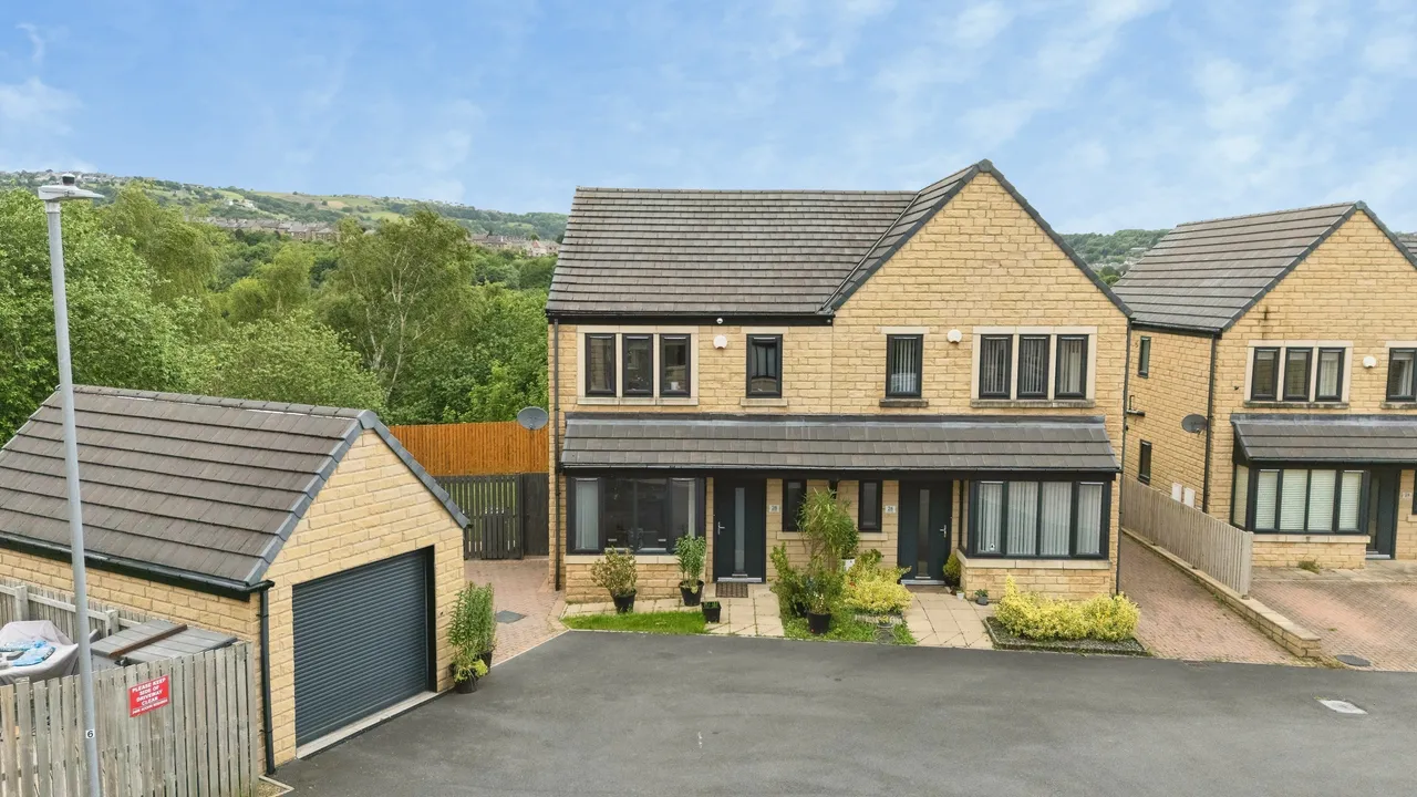 Mill Rise, Huddersfield, photo 7