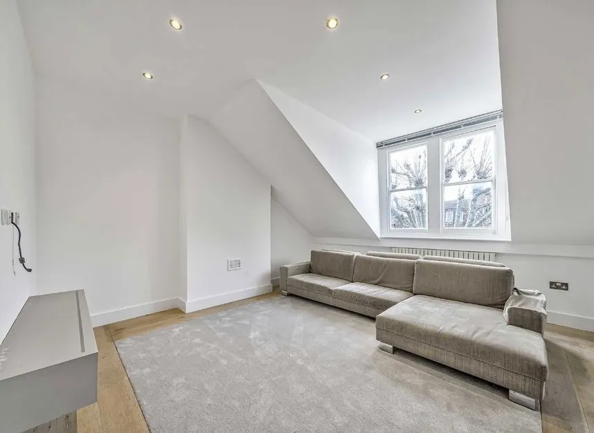 Brondesbury Road, Queen's Park, NW6, photo 3