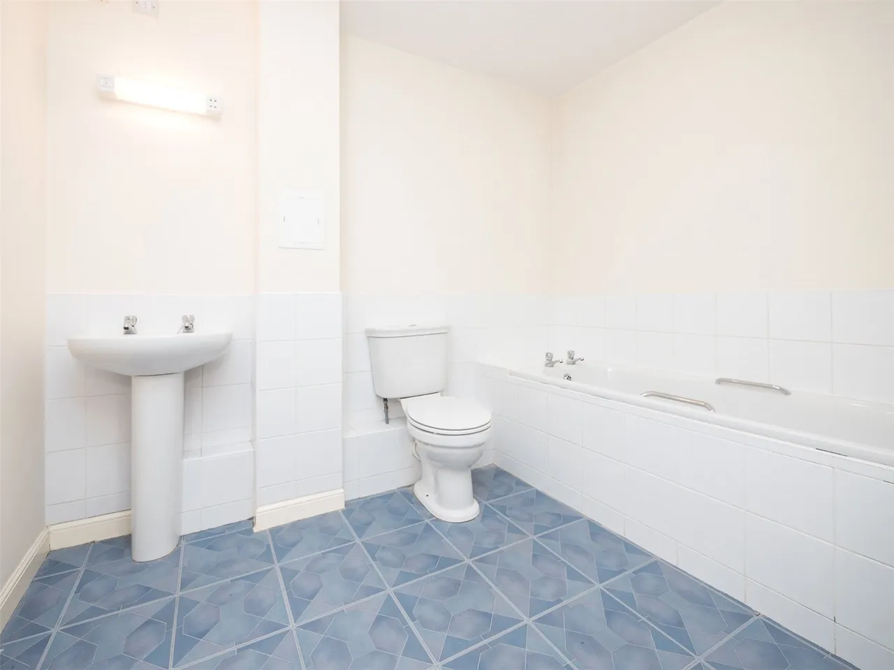 Whitehill Street, EH21, photo 8