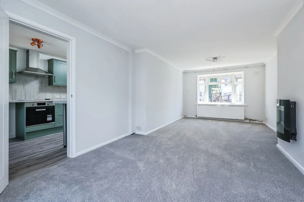 Bransdale Road, Clifton, Nottingham, NG11, photo 3