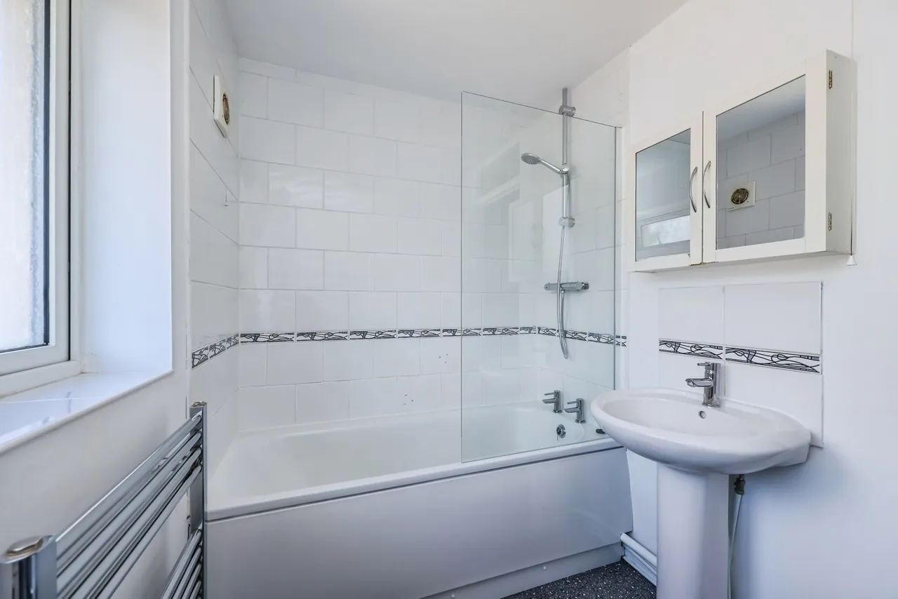 Bransdale Road, Clifton, Nottingham, NG11, photo 4