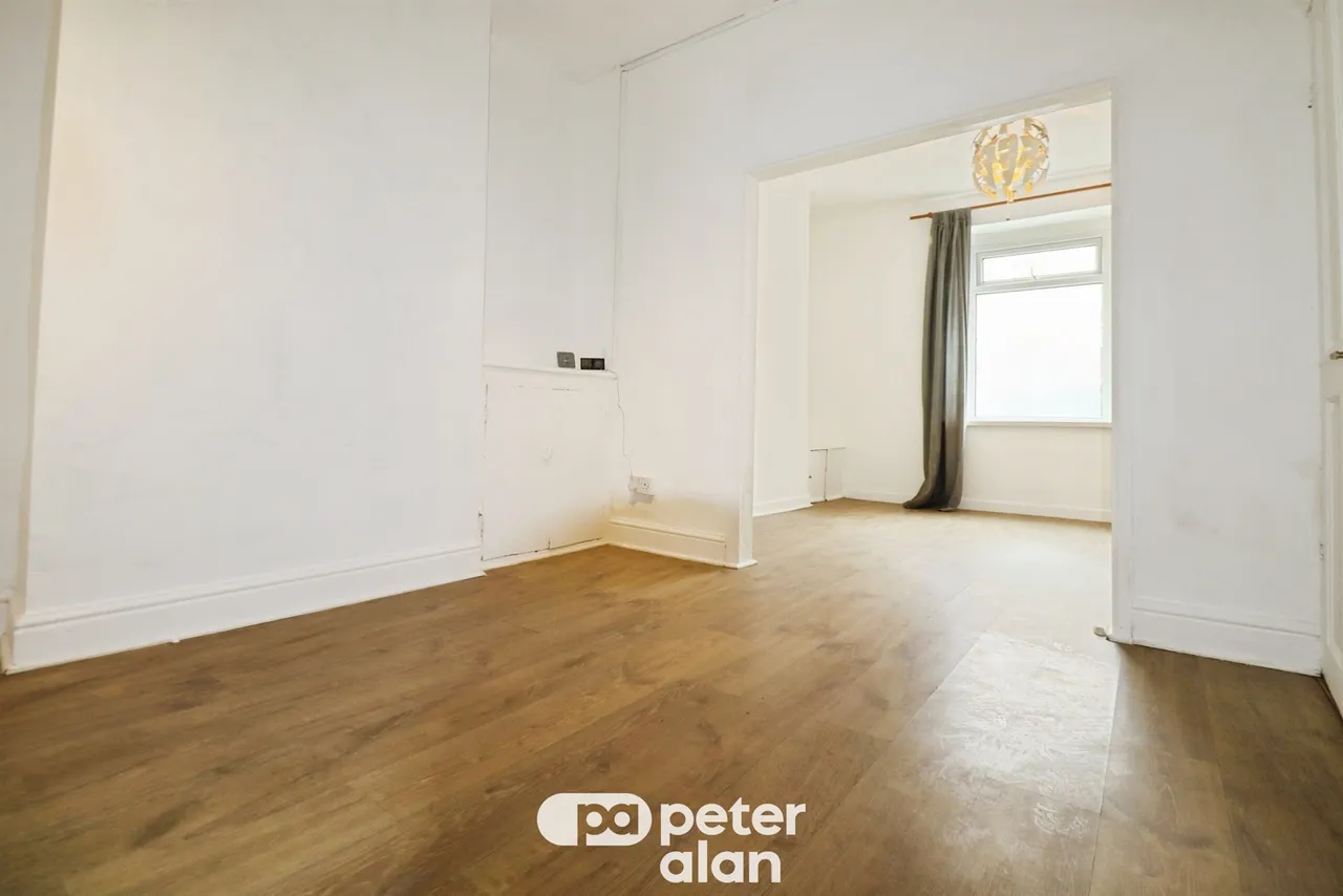Clifton Street, Cardiff, CF24, photo 4