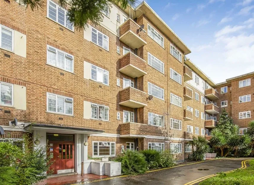 3 bed flat for sale — Clapham Road, Stockwell, SW9