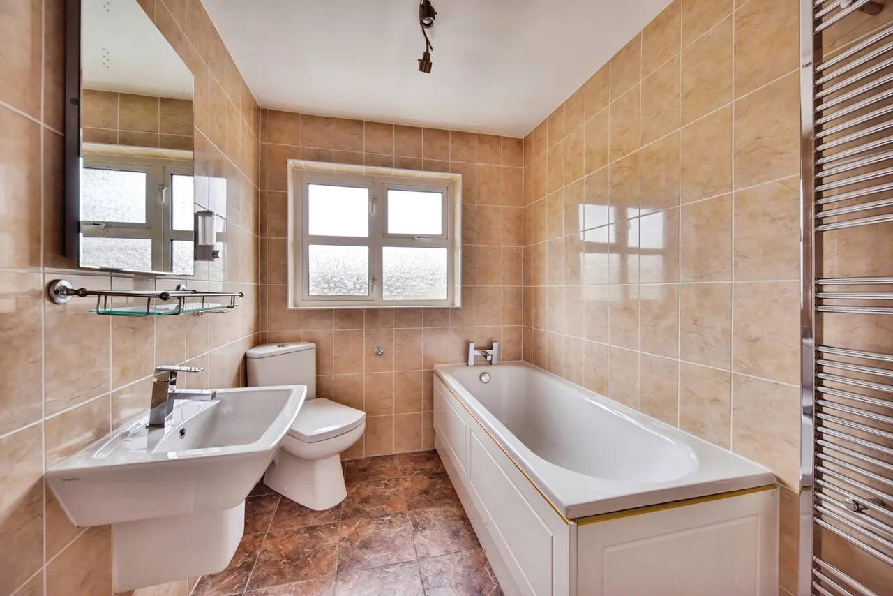 Shepherds Gate Drive, Weavering, ME14, photo 16