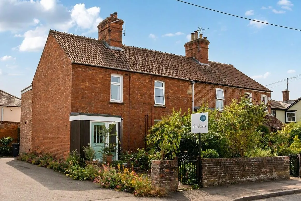 2 bed house for sale, Forefield Terrace, Rowde, SN10