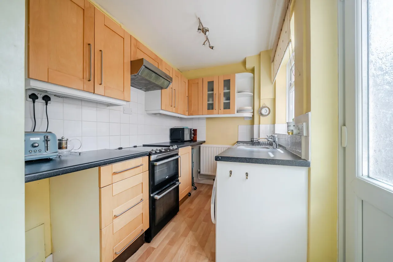 Forefield Terrace, Rowde, SN10, photo 4