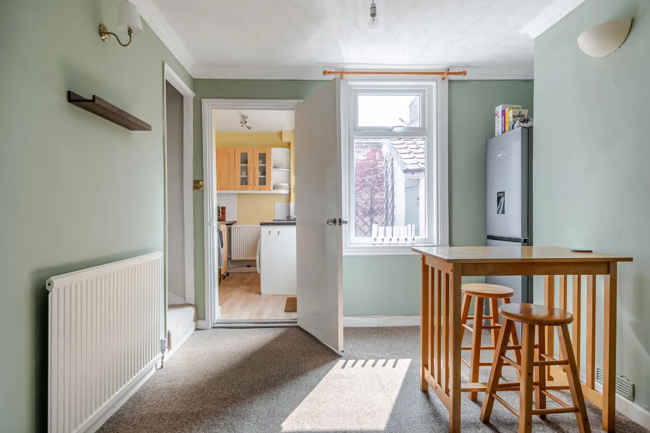 Forefield Terrace, Rowde, SN10, photo 3