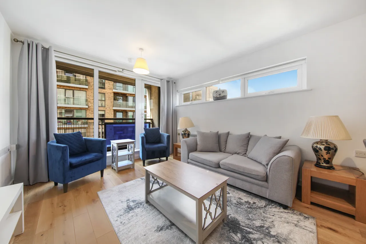 2 bed flat for sale — Tarves Way, London, SE10
