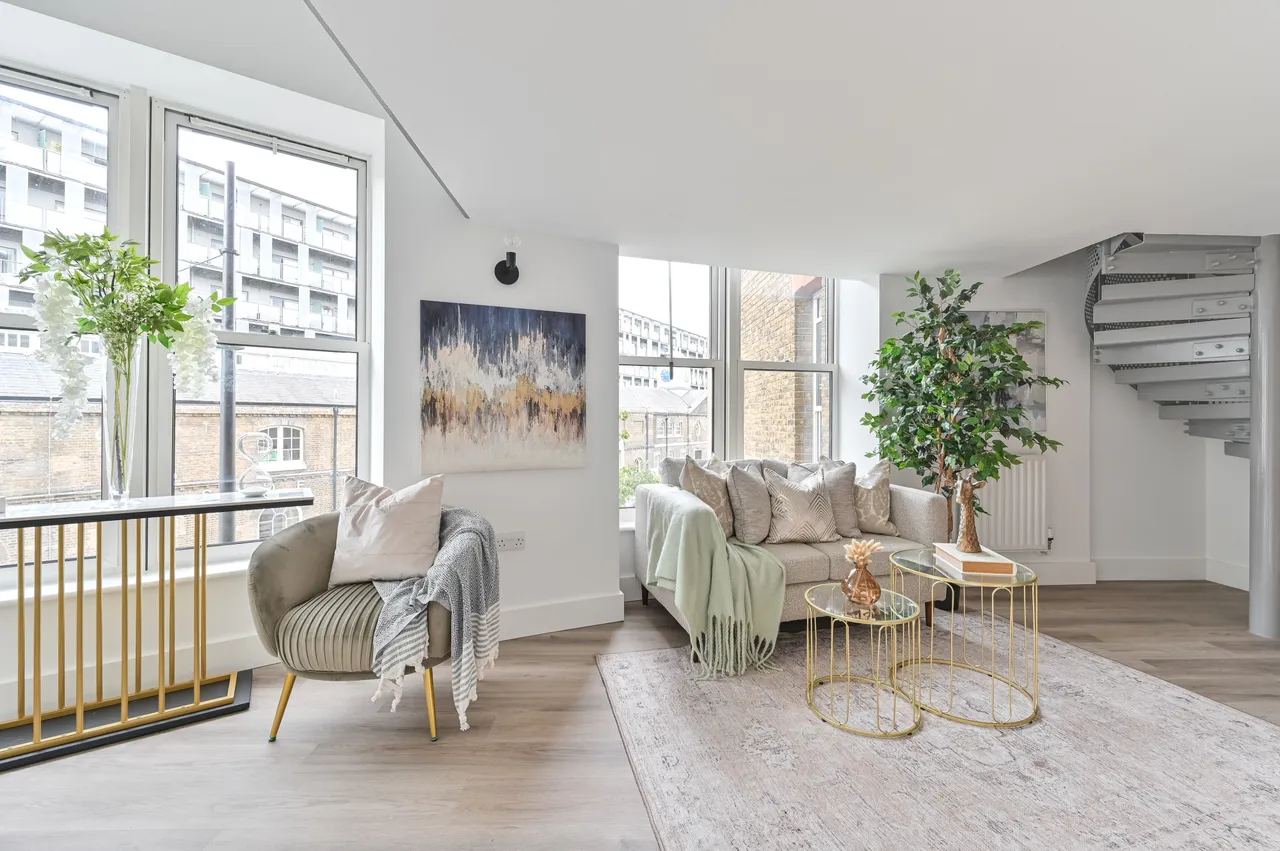 Flat 99 Building 22, Cadogan Road, London, photo 5
