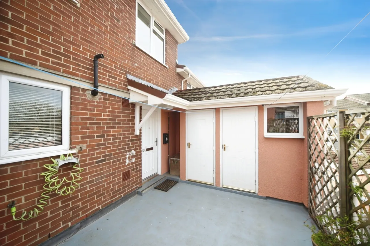 Priorswood Place, Taunton, photo 4