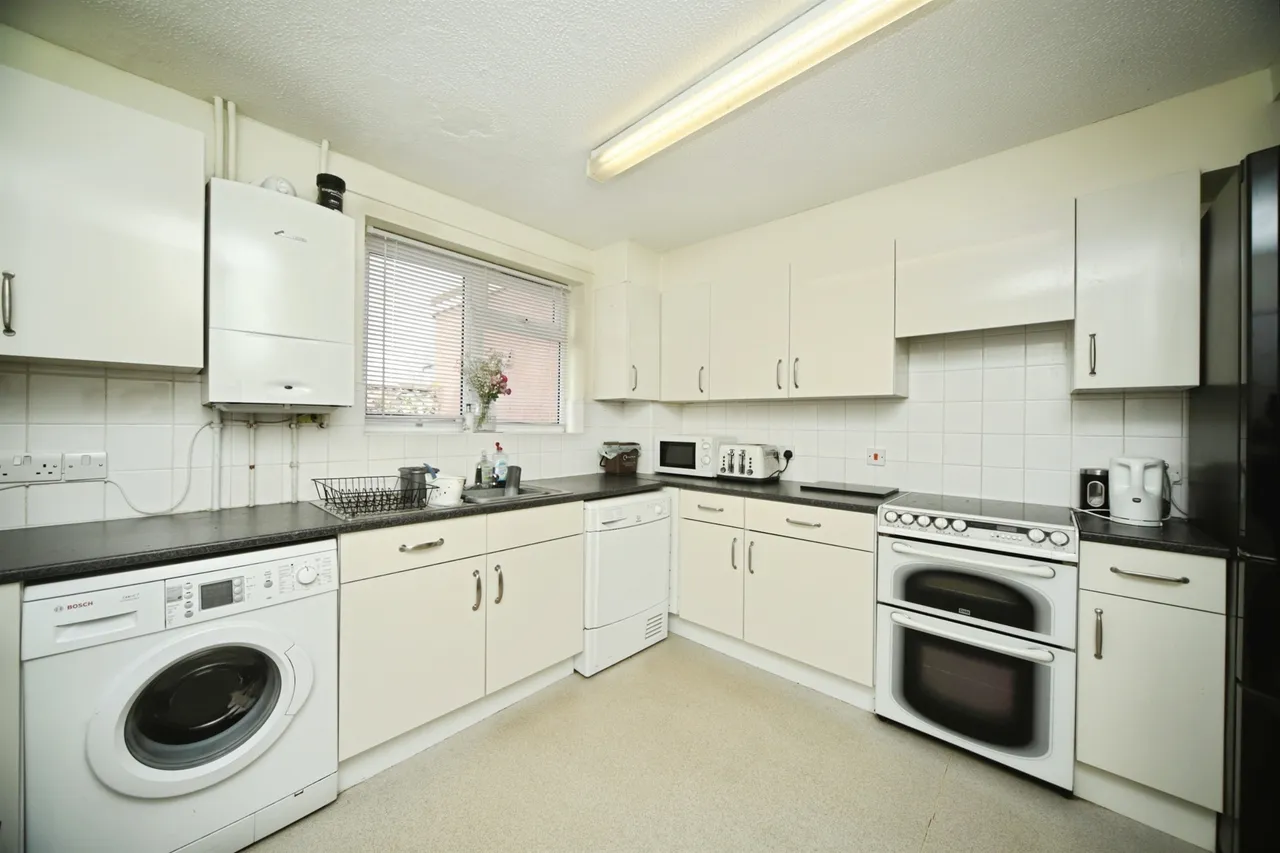 Priorswood Place, Taunton, photo 7
