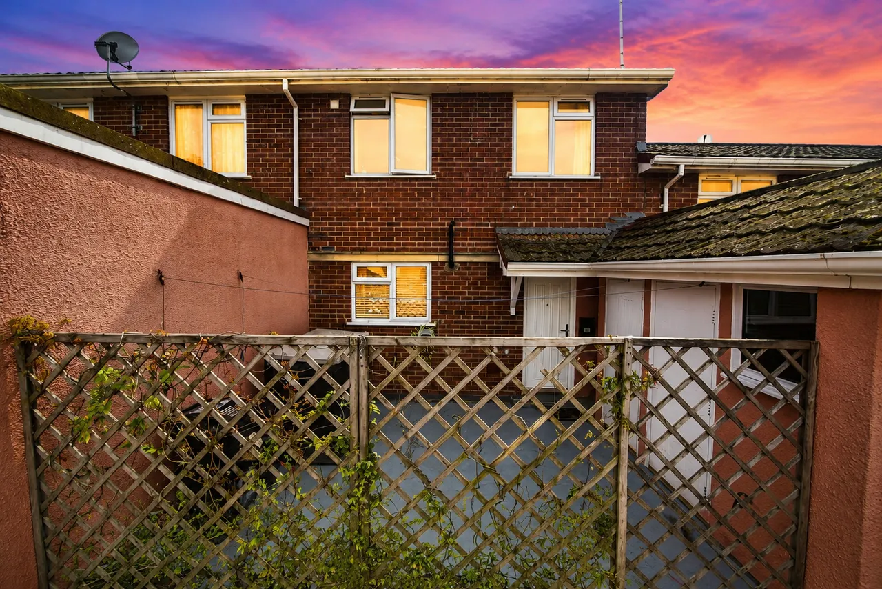 2 bed flat for sale — Priorswood Place, Taunton