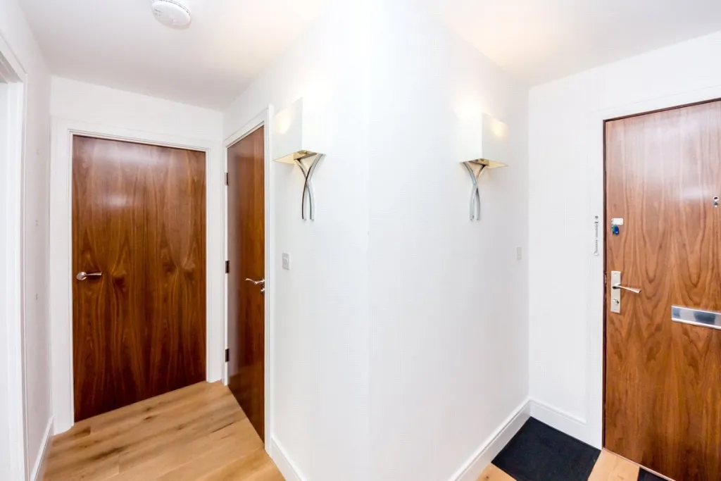 Kew Bridge Road, Brentford, TW8, photo 7