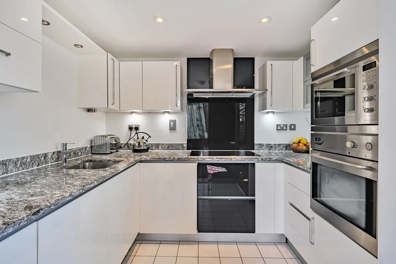 Apartment 36, Central Building, 3 Matthew Parker Street, London, photo 8