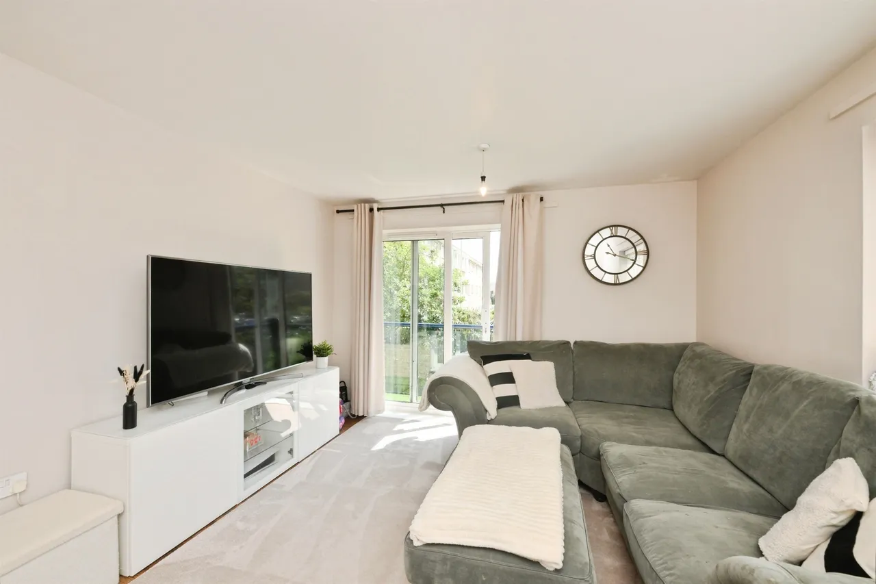 Taverners Way, Hoddesdon, photo 4