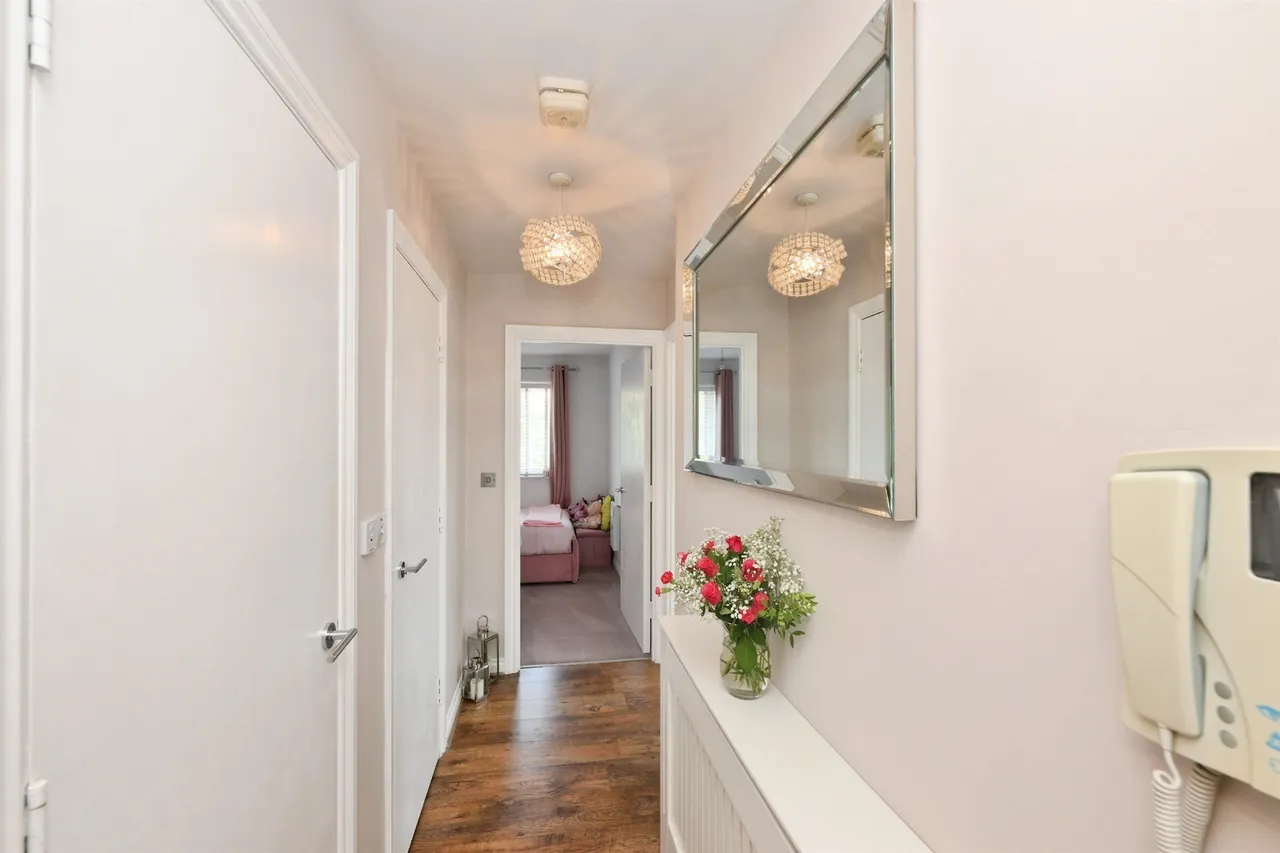 Taverners Way, Hoddesdon, photo 10