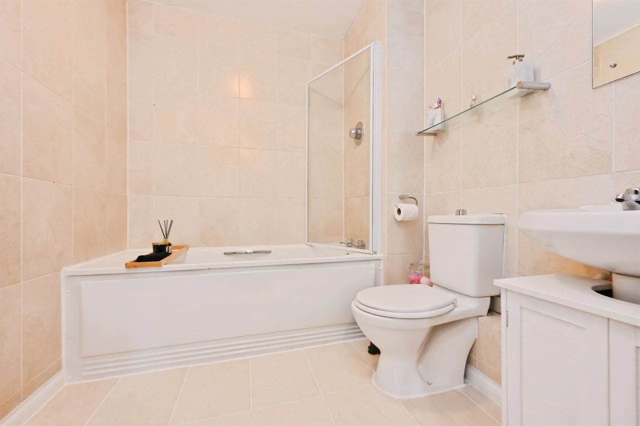 Taverners Way, Hoddesdon, photo 11