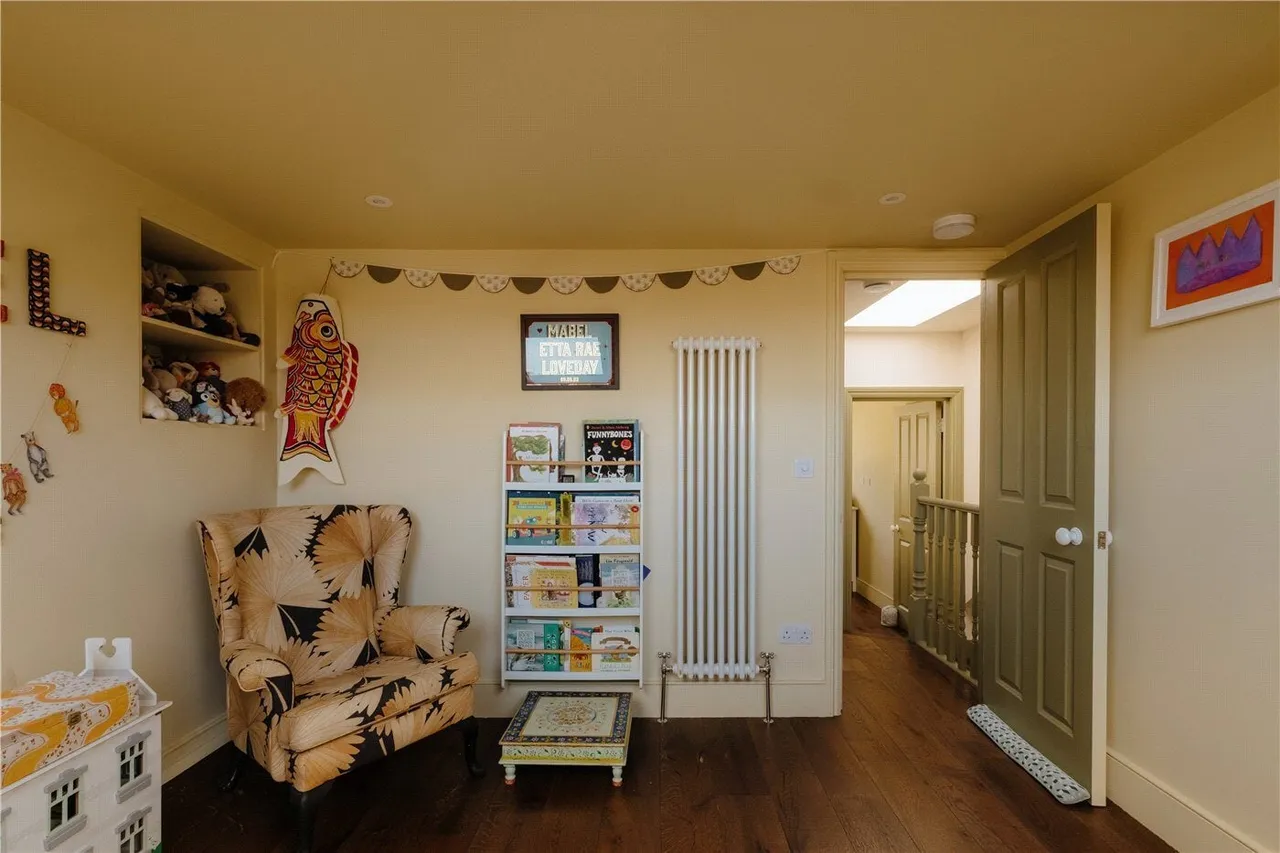Dowsett Road, London, N17, photo 22