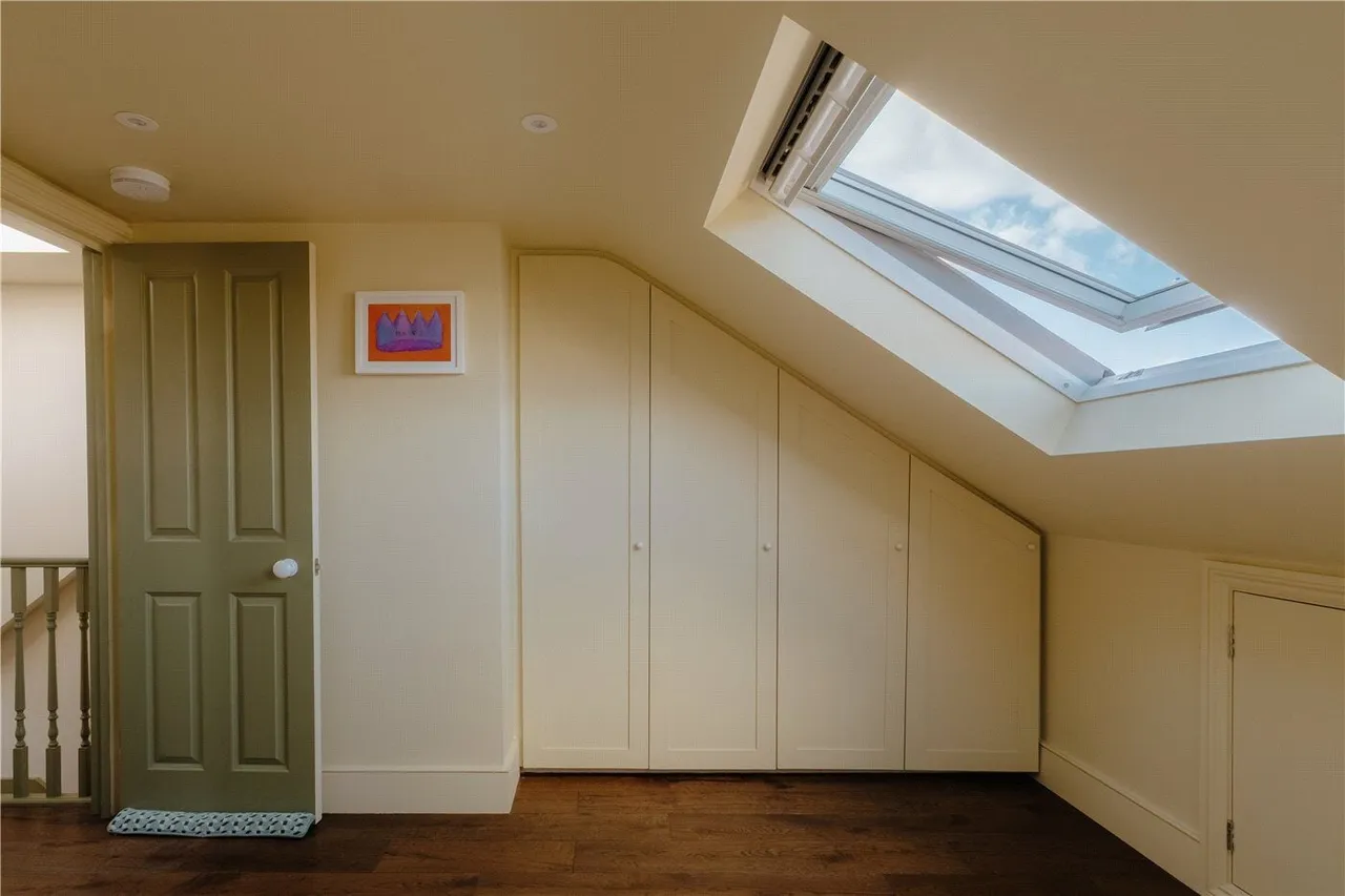 Dowsett Road, London, N17, photo 24