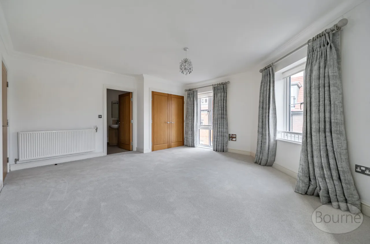 Essex Drive, Cranleigh, GU6, photo 14