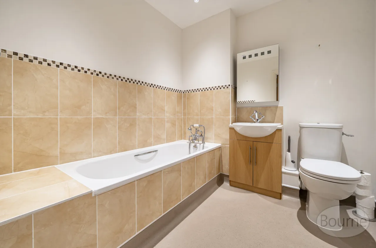 Essex Drive, Cranleigh, GU6, photo 8