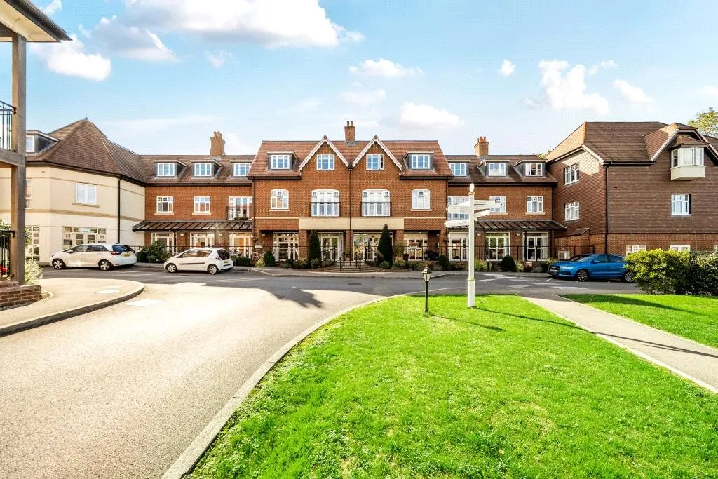 Essex Drive, Cranleigh, GU6, photo 21